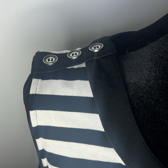 White House Black market women’s V-neck tank top black-and-white size large - Picture 4 of 8